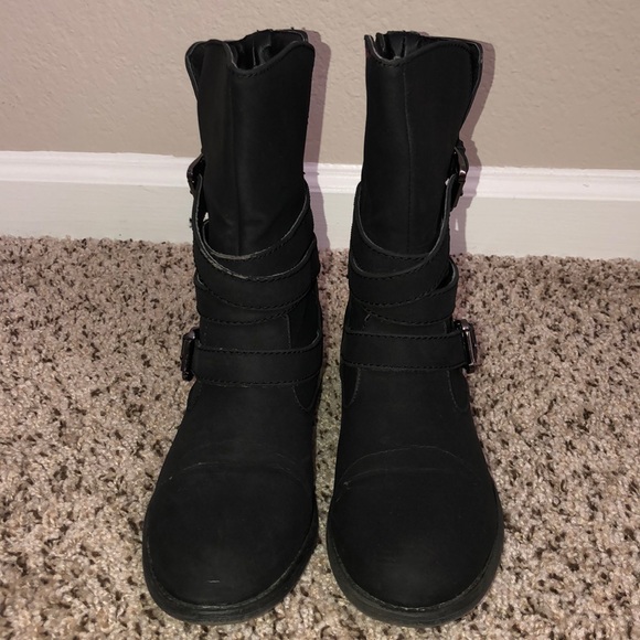 BLACK BOOTS - Picture 4 of 6